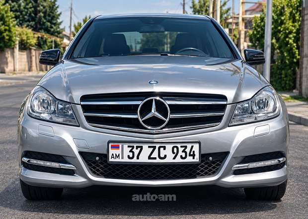 Mercedes-Benz C 180 2013 — լուսանկար 1
