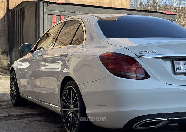 Mercedes-Benz C 300
