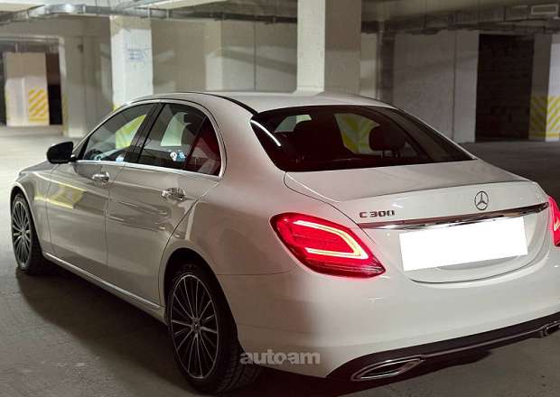 Mercedes-Benz C 300