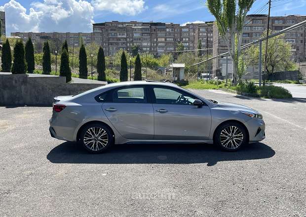 Kia Forte 2023 — լուսանկար 5