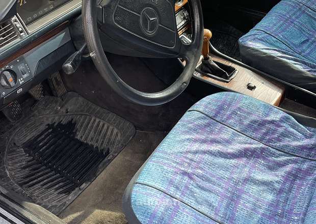 Mercedes-Benz 124