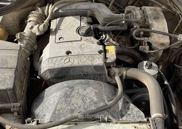 Mercedes-Benz 124