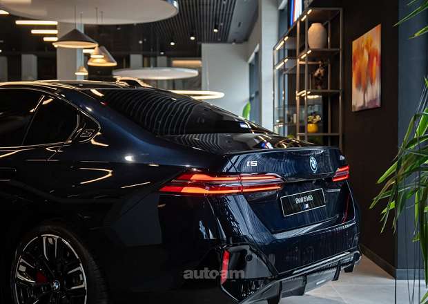 BMW i5
