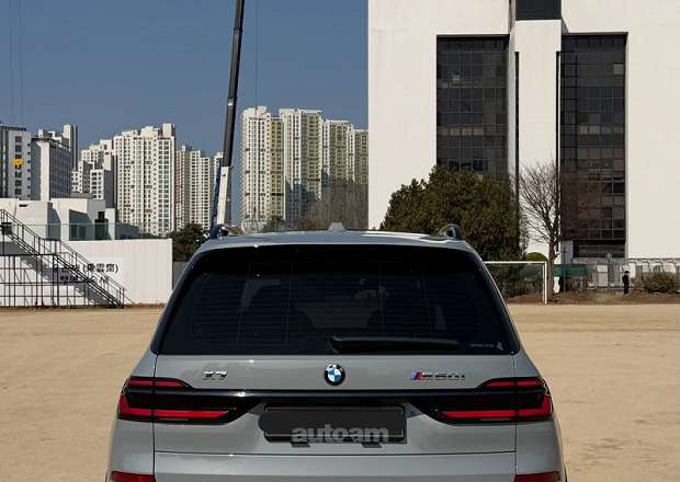 BMW X7