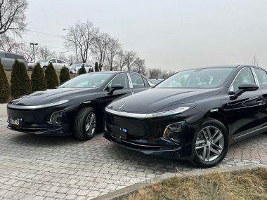 Hongqi E-QM5 2025 — миниатюра 2