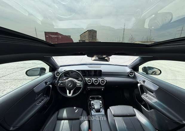 Mercedes-Benz A 220