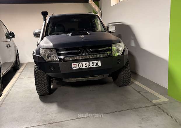 Mitsubishi Pajero 2008 — photo 1