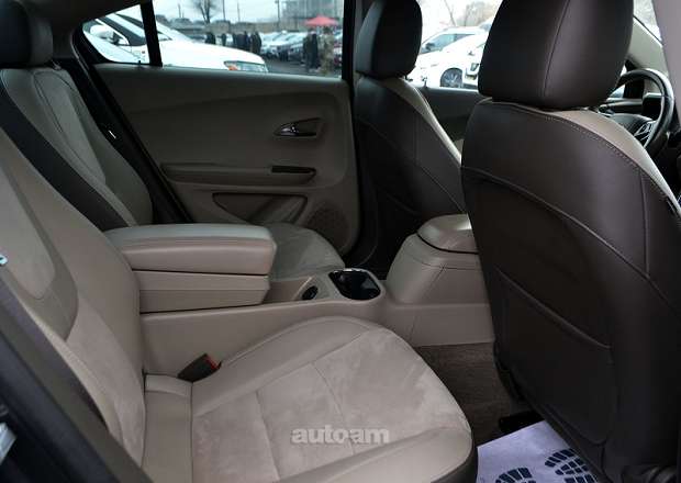 Chevrolet Volt 2014 — photo 9