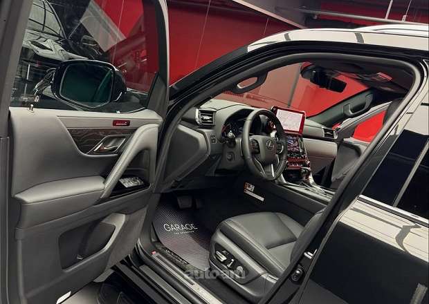 Lexus LX 500d