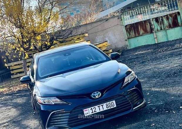 Toyota Camry 2021 — լուսանկար 2