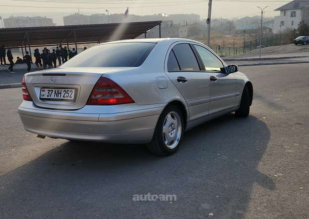 Mercedes-Benz C 180 2002 — լուսանկար 3