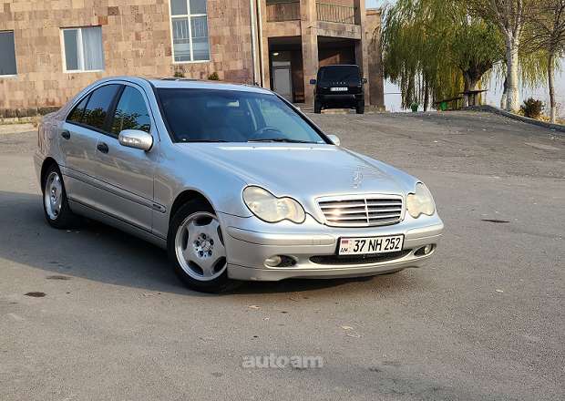 Mercedes-Benz C 180 2002 — լուսանկար 1