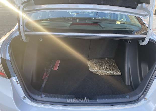Toyota Yaris 2018 — լուսանկար 7