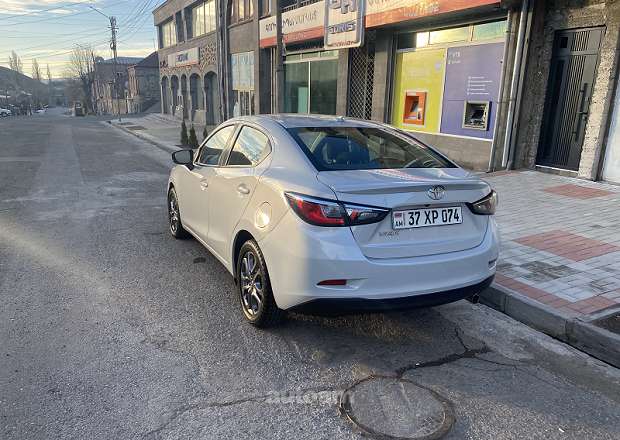 Toyota Yaris 2018 — լուսանկար 6