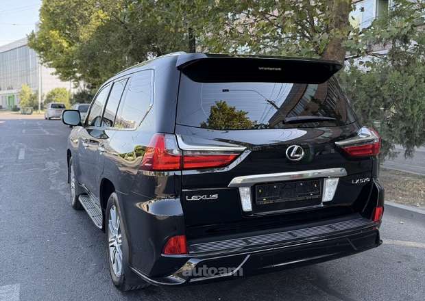 Lexus LX 570 2016 — фото 6