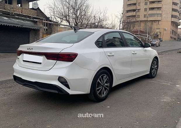 Kia Forte 2023 — լուսանկար 4