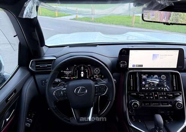 Lexus LX 600