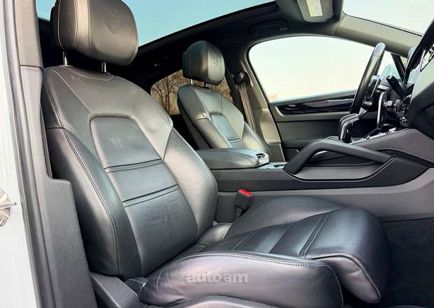 Porsche Cayenne Coupe 2021 — photo 11