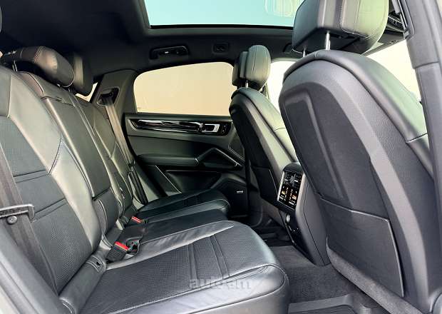Porsche Cayenne Coupe 2021 — photo 10