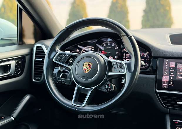 Porsche Cayenne Coupe 2021 — photo 12