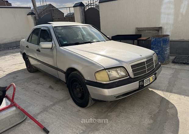 Mercedes-Benz C 230