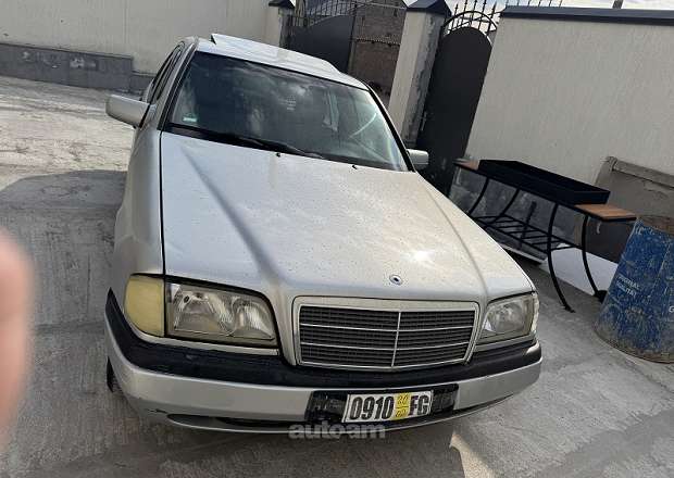 Mercedes-Benz C 230