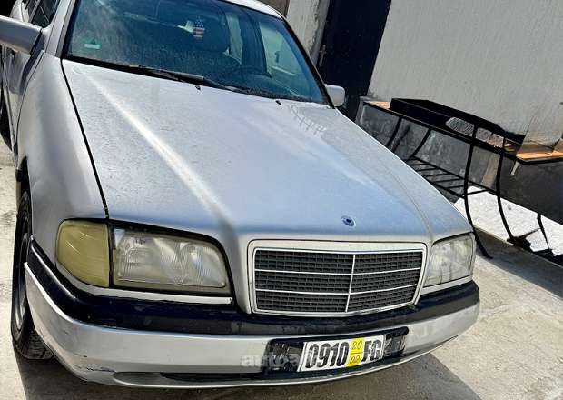 Mercedes-Benz C 230