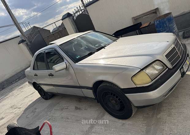 Mercedes-Benz C 230