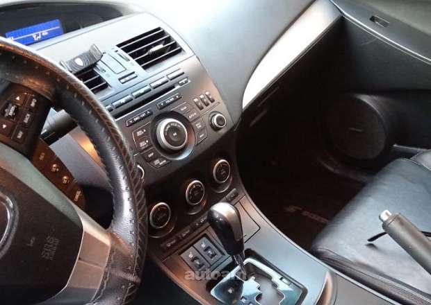 Mazda 3 2011 — photo 4