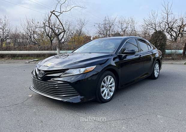 Toyota Camry 2018 — photo 1