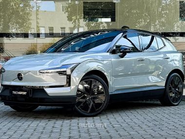 Volvo EX30  2025 