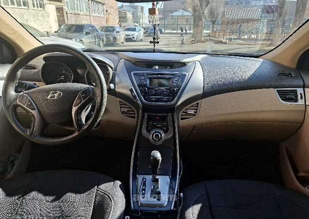 Hyundai Elantra 2012 — photo 5