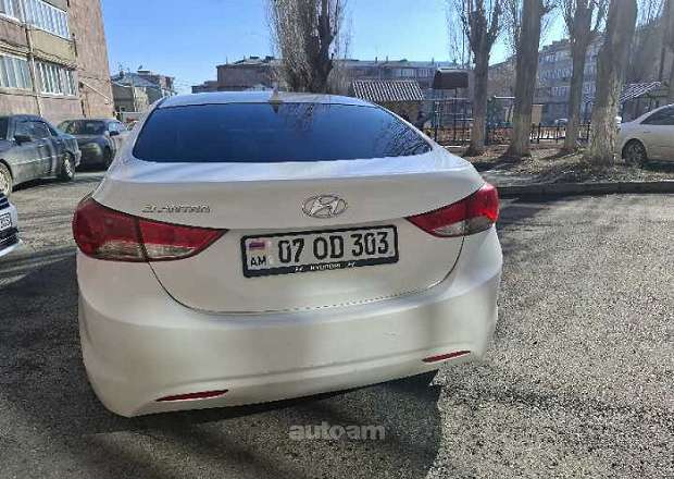 Hyundai Elantra 2012 — photo 4