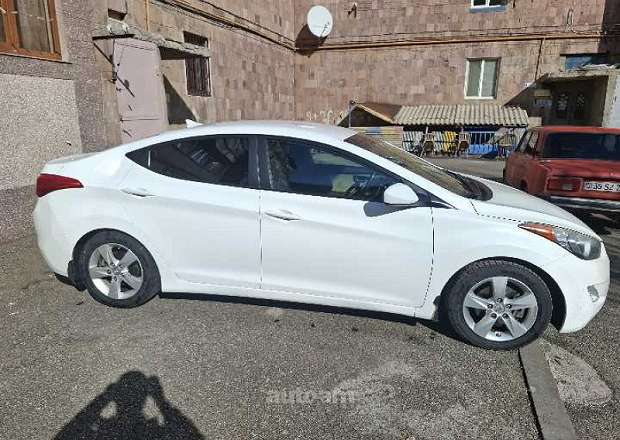 Hyundai Elantra 2012 — photo 3
