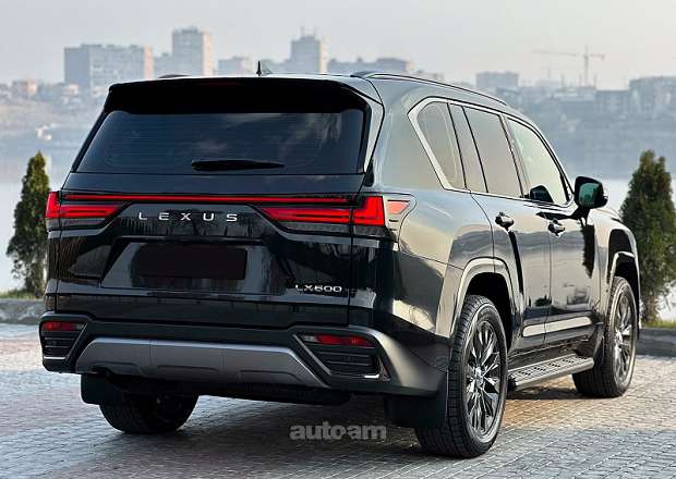 Lexus LX 600