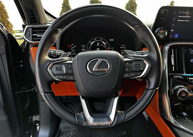 Lexus LX 600