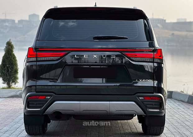 Lexus LX 600