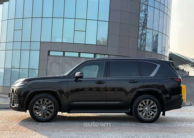 Lexus LX 600