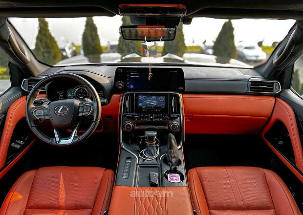 Lexus LX 600