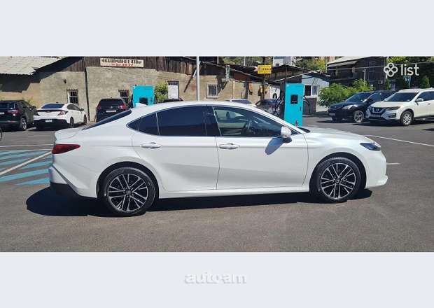 Toyota Camry 2025 — լուսանկար 8