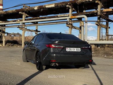 Toyota Camry 2025 — миниатюра 2