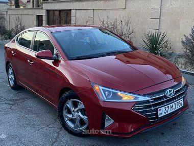 Hyundai Elantra  2020 