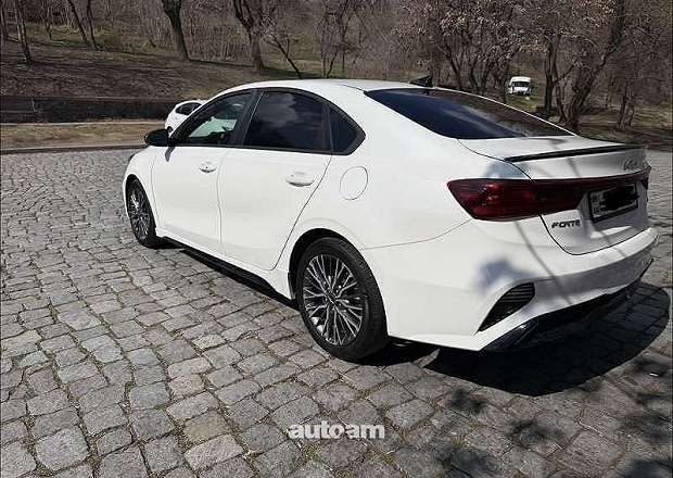 Kia Forte 2022 — լուսանկար 5