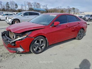 Hyundai Elantra  2022 