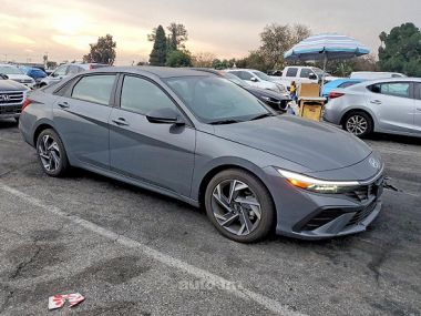 Hyundai Elantra  2025 