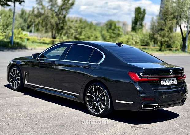 BMW 740