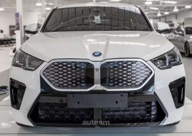 BMW IX2