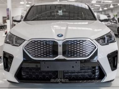 BMW IX2  2025 