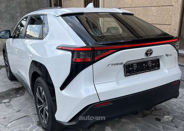 Toyota Bz4X