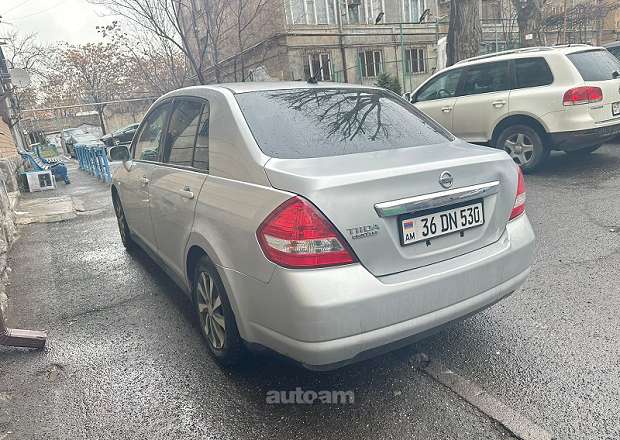 Nissan Tiida